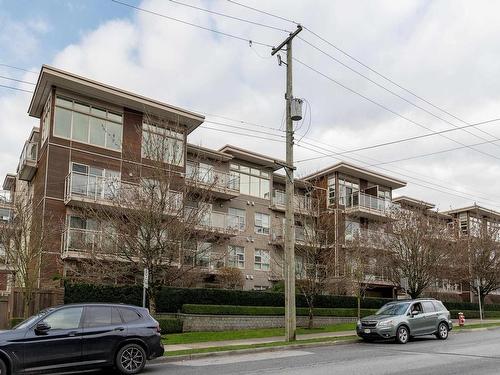 201 1033 St. Georges Avenue, North Vancouver, BC 