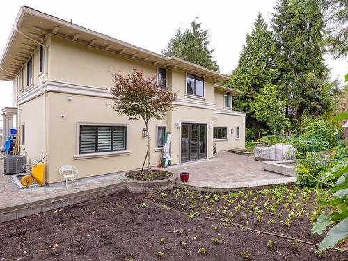 1135 Queens Avenue, West Vancouver, BC 