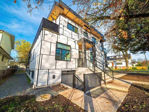 7033 Inverness Street, Vancouver, BC 