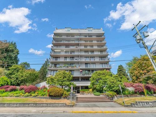 903 1745 Esquimalt Avenue, West Vancouver, BC 