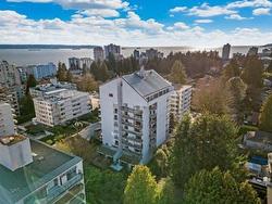 903 1745 ESQUIMALT AVENUE  West Vancouver, BC V7V 1R7