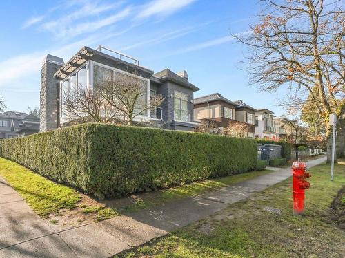 4306 W 8Th Avenue, Vancouver, BC 