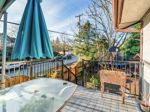 3003 Sunnyhurst Road, North Vancouver, BC 