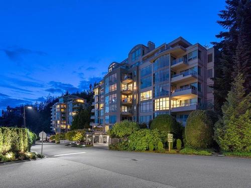 601 3105 Deer Ridge Drive, West Vancouver, BC 