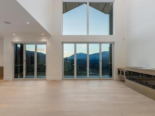 9333 Warbler Way, Whistler, BC 