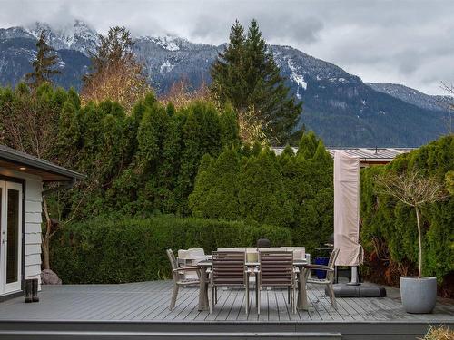 1360 Oak Place, Squamish, BC 