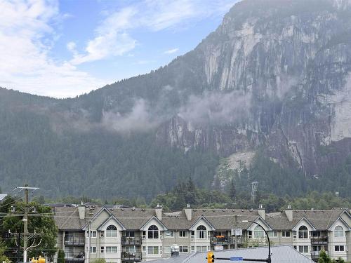 212 1365 Pemberton Avenue, Squamish, BC 