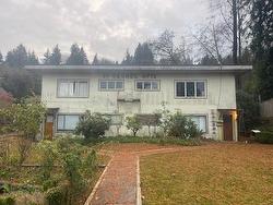 2217 ST GEORGE STREET  Port Moody, BC V3H 2G1