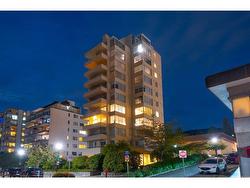 400 1819 BELLEVUE AVENUE  West Vancouver, BC V7V 1B2