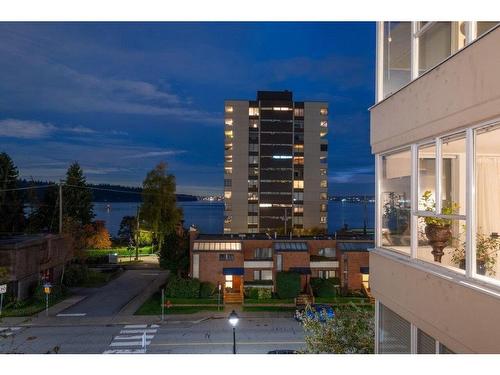 400 1819 Bellevue Avenue, West Vancouver, BC 