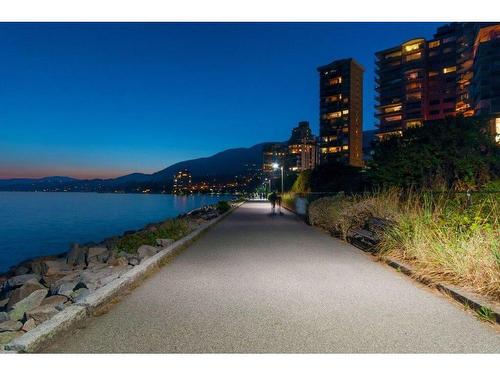 400 1819 Bellevue Avenue, West Vancouver, BC 