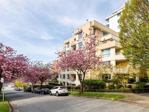 302 1406 Harwood Street, Vancouver, BC 