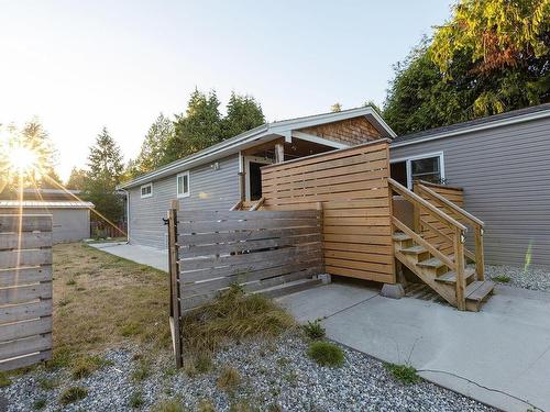 5611 Wakefield Road, Sechelt, BC 