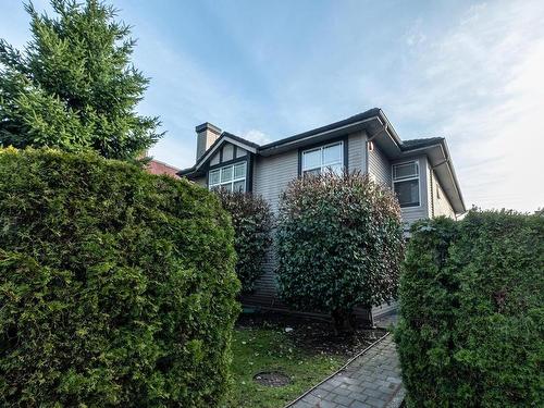 2490 4Th Avenue W, Vancouver, BC 