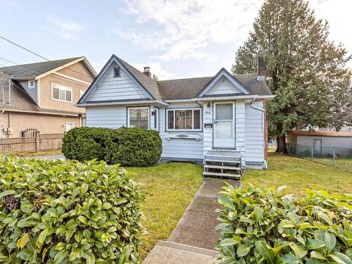 944 Charland Avenue, Coquitlam, BC 