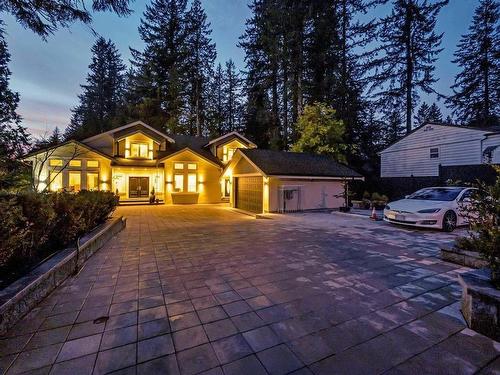 4511 Capilano Road, North Vancouver, BC 