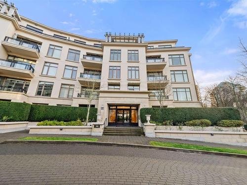 402 568 Waters Edge Crescent, West Vancouver, BC 