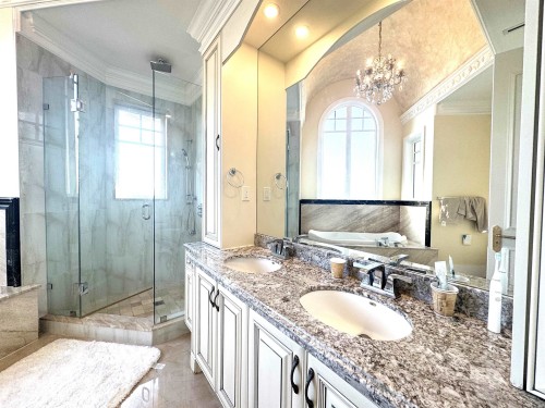 1562 40Th Avenue W, Vancouver, BC 