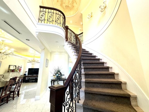 1562 40Th Avenue W, Vancouver, BC 