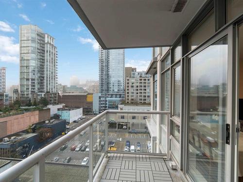 807 480 Robson Street, Vancouver, BC 