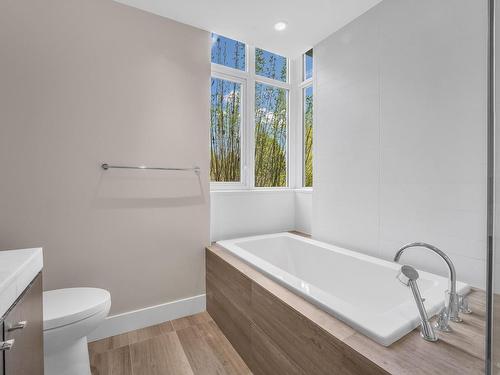 102 908 Keith Road, West Vancouver, BC 