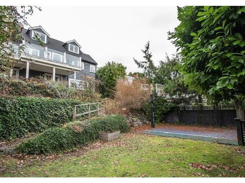 986 Esquimalt Avenue, West Vancouver, BC 