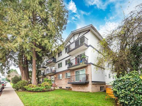 104 157 E 21 St Street, North Vancouver, BC 