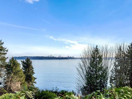 3575 Sunset Lane, West Vancouver, BC 