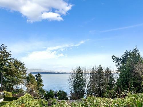 3575 Sunset Lane, West Vancouver, BC 