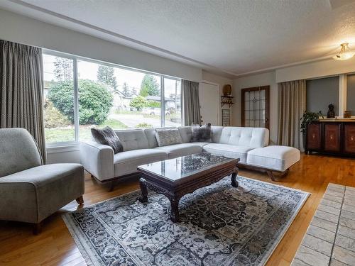 916 Stewart Avenue, Coquitlam, BC 