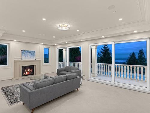 1445 Sandhurst Place, West Vancouver, BC 