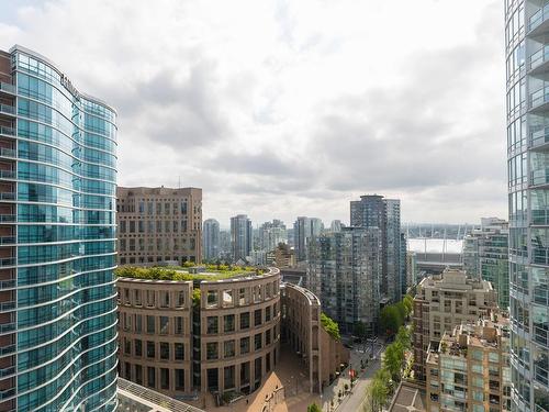 1901 480 Robson Street, Vancouver, BC 