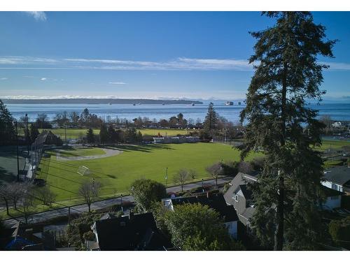 1105 Marine Drive, West Vancouver, BC 