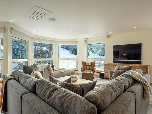 501.601 4557 Blackcomb Way, Whistler, BC 