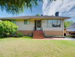 762 EDGAR AVENUE  Coquitlam, BC V3K 2J5