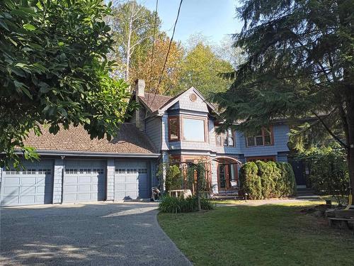 992 3Rd Street, West Vancouver, BC 