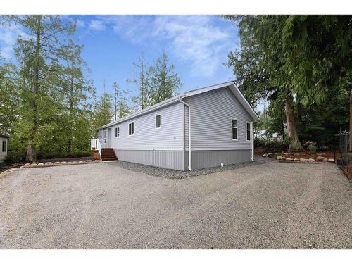 11 1416 North Road, Gibsons, BC 