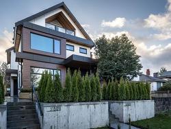 2 2474 E 21ST AVENUE  Vancouver, BC V5M 2V8