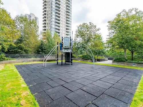 807 4182 Dawson Street, Burnaby, BC 