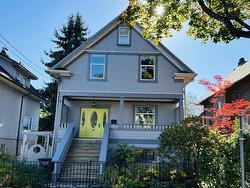 428 E 24TH AVENUE  Vancouver, BC V5V 2A1