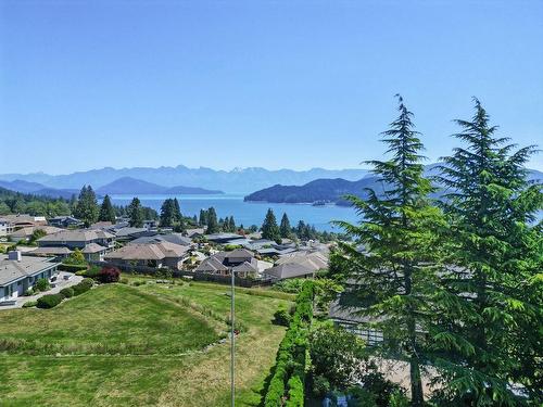 544 Eaglecrest Drive, Gibsons, BC 