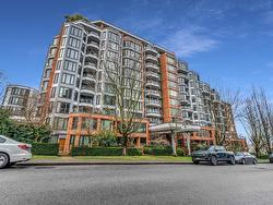 208 2201 PINE STREET  Vancouver, BC V6J 5E7