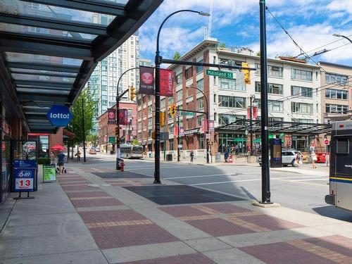 302 212 Davie Street, Vancouver, BC 