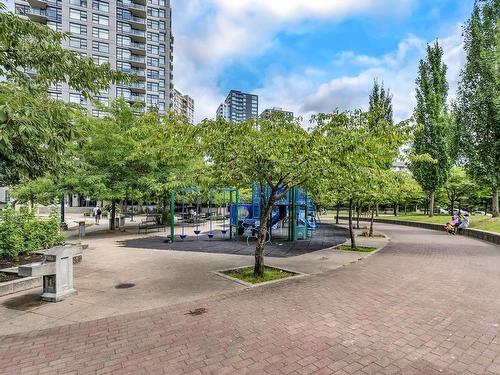 317 3663 Crowley Drive, Vancouver, BC 