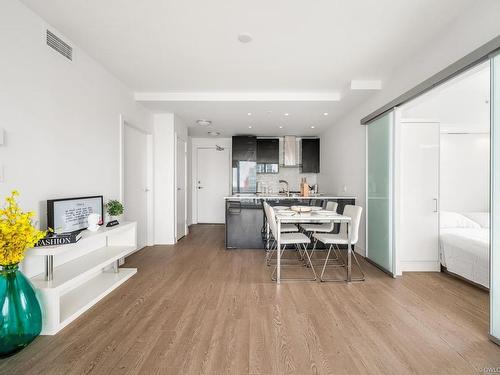 2504 1283 Howe Street, Vancouver, BC 