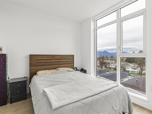 601 2435 Kingsway, Vancouver, BC 