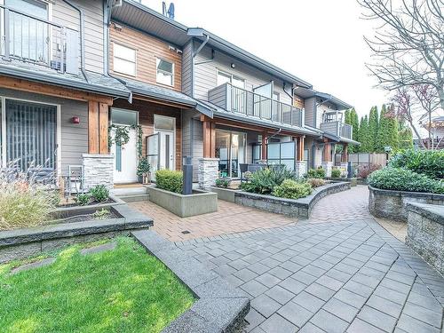 12 244 E 5Th Street, North Vancouver, BC 