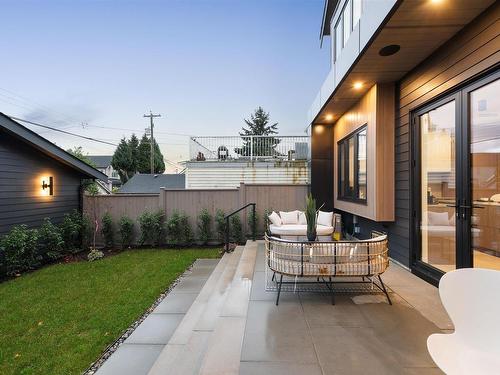 2 351 E 38Th Avenue, Vancouver, BC 