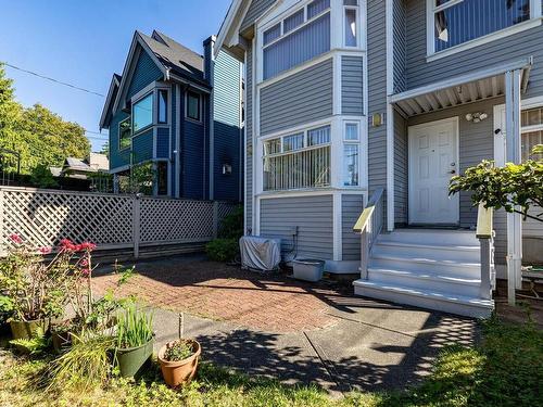 39 W 12Th Avenue, Vancouver, BC 