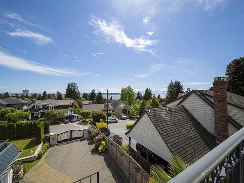 2285 Kings Avenue, West Vancouver, BC 